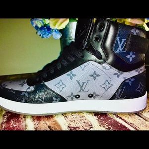 Louis Vuitton Rivoli Sneakers size 11